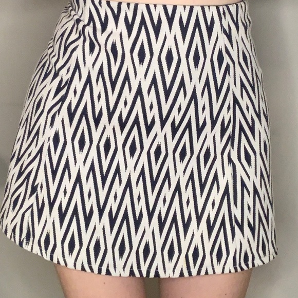 Zara Trafaluc Chevron Print Mini Skirt - Picture 2 of 7